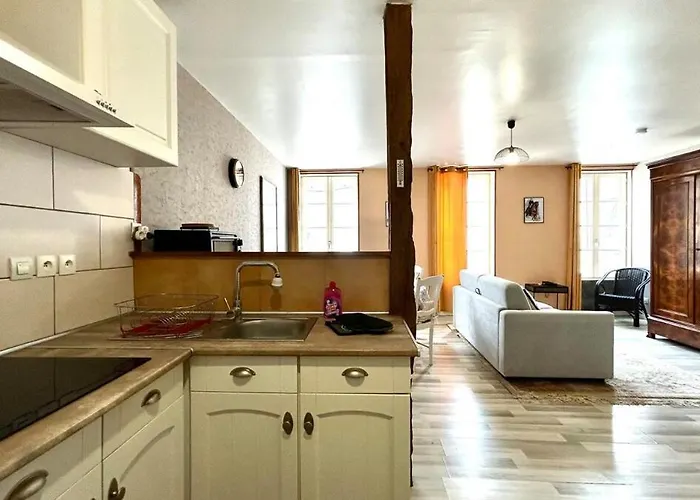 1 Avec Terrasse Apartamento