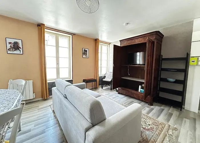 1 Avec Terrasse Apartamento *