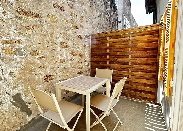 1 Avec Terrasse Apartamento