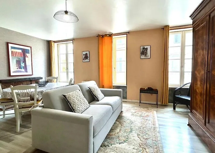 1 Avec Terrasse Apartamento Parthenay